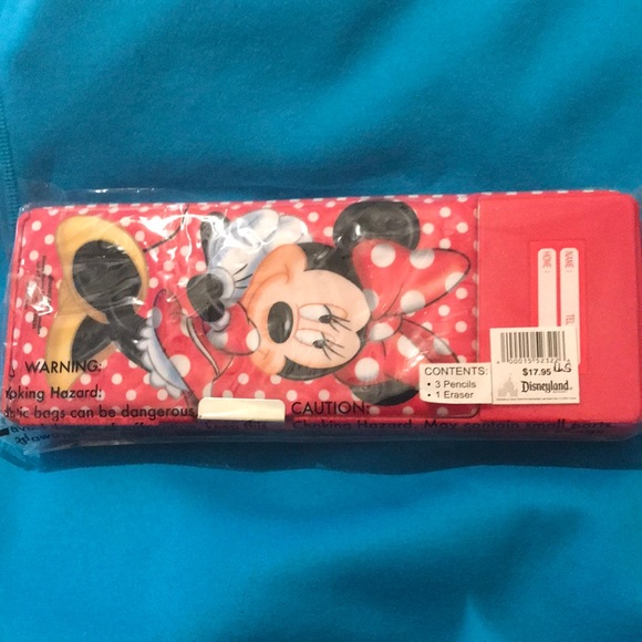 Disneyland Minnie Mouse pencil box NWT - Picture 2 of 5